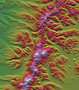 Sredinnyy Khrebet, península de Kamchatka, Rusia, mostrada en esta imagen creada a partir de un modelo de elevación preliminar basado en los primeros datos recopilados durante la misión del radar del transbordador. Crédito NASA. Ciencia Tierra Geología